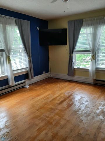 1022 3 Avenue South S, Fargo, ND 58103