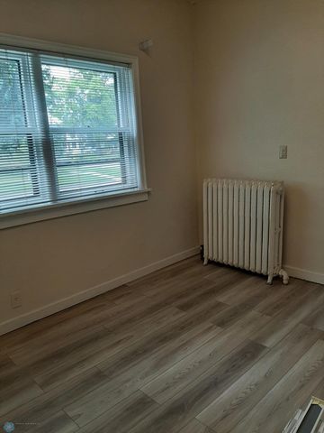 1022 3 Avenue South S, Fargo, ND 58103