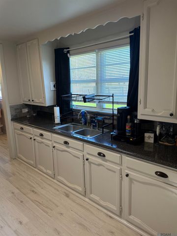 24225 Cross St, Plaquemine, LA 70726