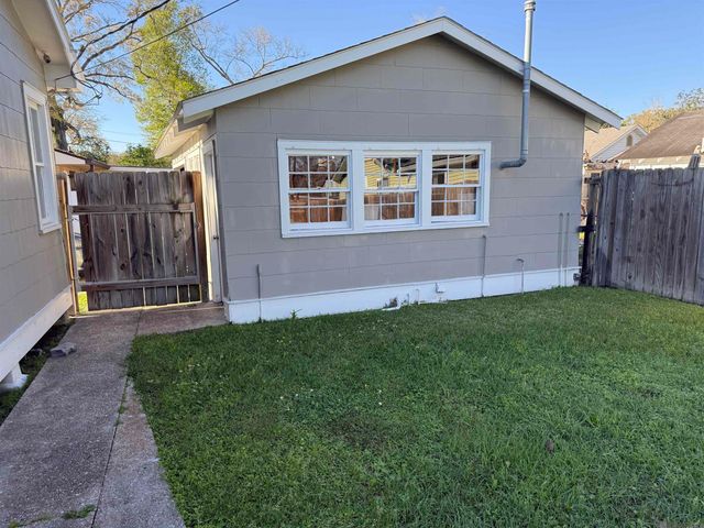 24225 Cross St, Plaquemine, LA 70726