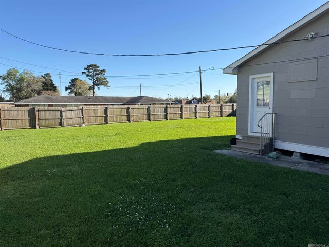24225 Cross St, Plaquemine, LA 70726