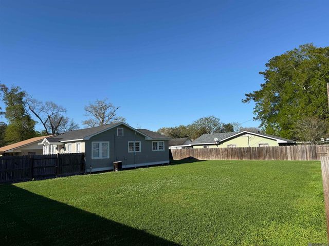 24225 Cross St, Plaquemine, LA 70726