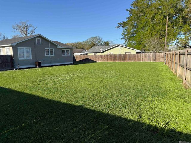 24225 Cross St, Plaquemine, LA 70726