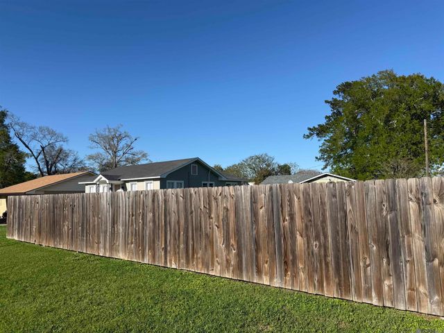 24225 Cross St, Plaquemine, LA 70726