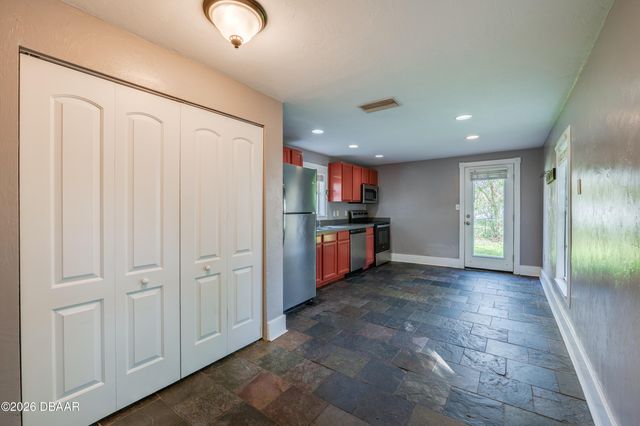 93 Lincoln Avenue, Ormond Beach, FL 32174