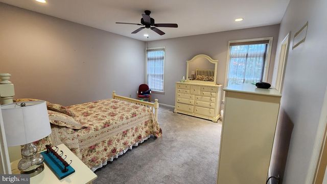 3 KINGS AVE, Easton, PA 18045