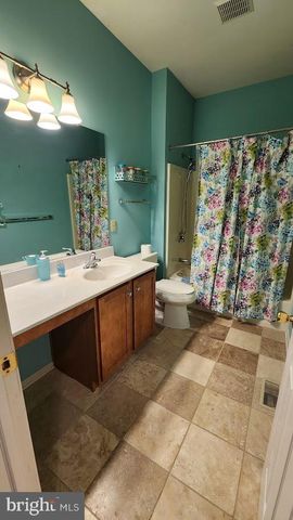 3 KINGS AVE, Easton, PA 18045