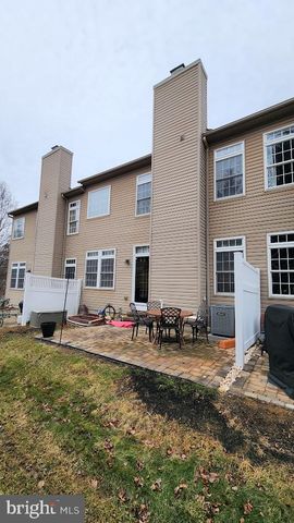 3 KINGS AVE, Easton, PA 18045