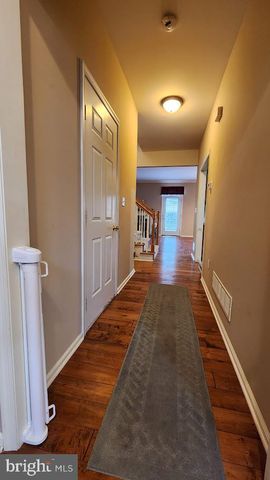 3 KINGS AVE, Easton, PA 18045