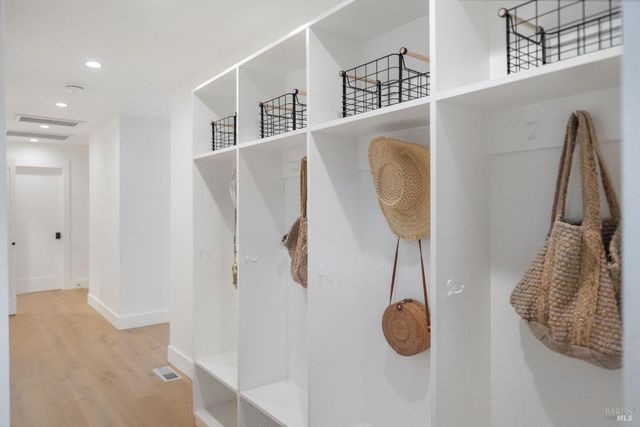 13605 Garric Ave, Glen Ellen, CA 95442