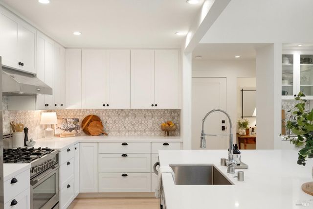 13605 Garric Ave, Glen Ellen, CA 95442