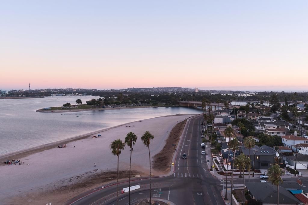 3444 Crown Point Drive 3444/3442, San Diego, CA 92109 — photo 3