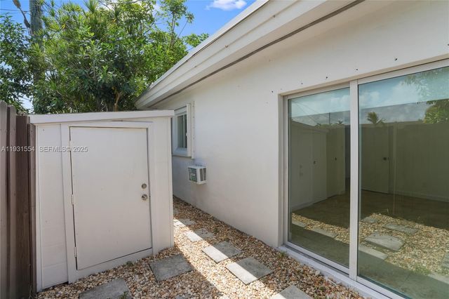 932 Moffett St 5, Hallandale Beach, FL 33009