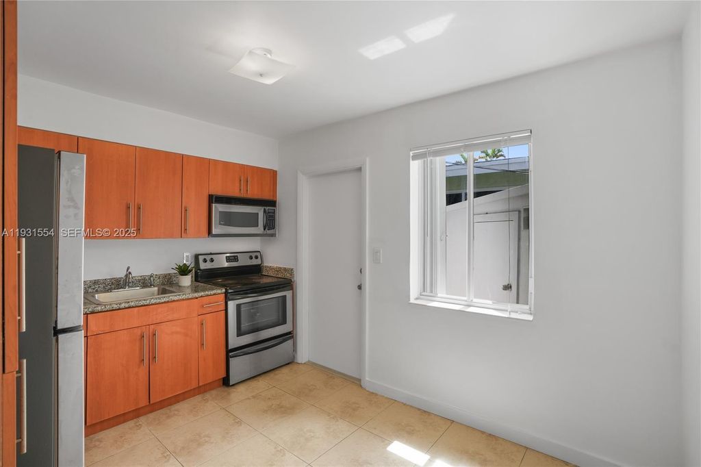 932 Moffett St 5, Hallandale Beach, FL 33009