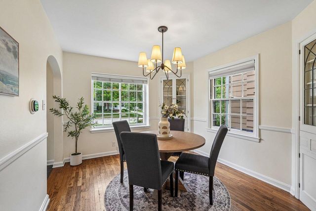 5075 N Berkeley BOULEVARD, Whitefish Bay, WI 53217