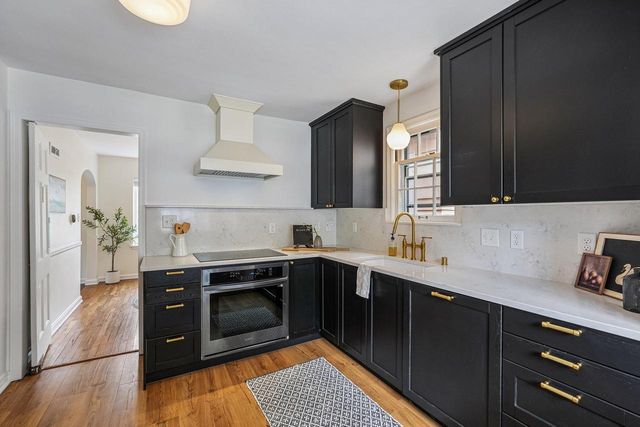 5075 N Berkeley BOULEVARD, Whitefish Bay, WI 53217