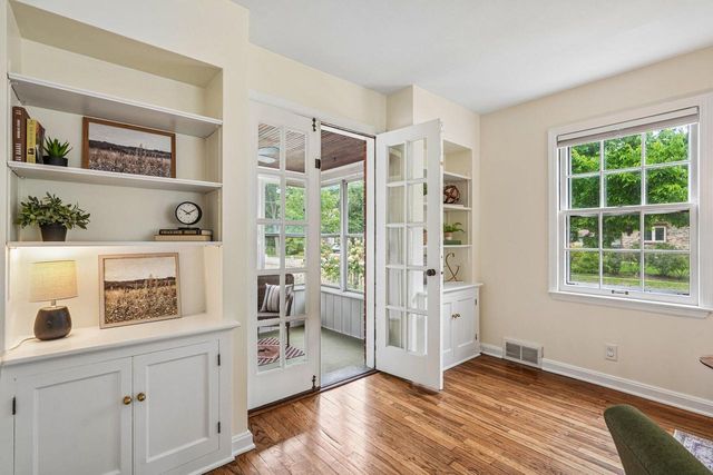 5075 N Berkeley BOULEVARD, Whitefish Bay, WI 53217
