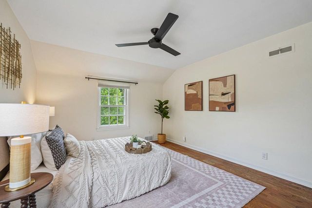5075 N Berkeley BOULEVARD, Whitefish Bay, WI 53217