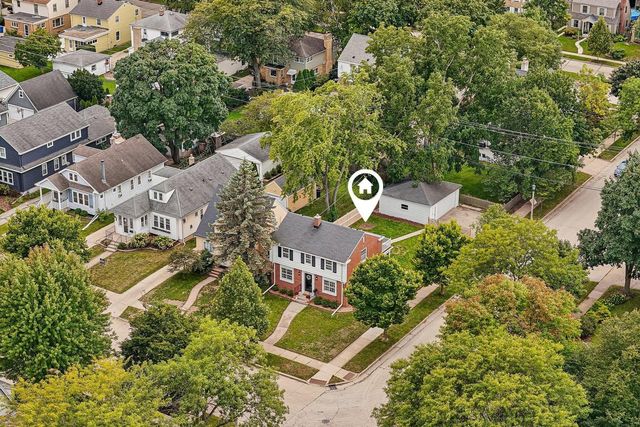 5075 N Berkeley BOULEVARD, Whitefish Bay, WI 53217
