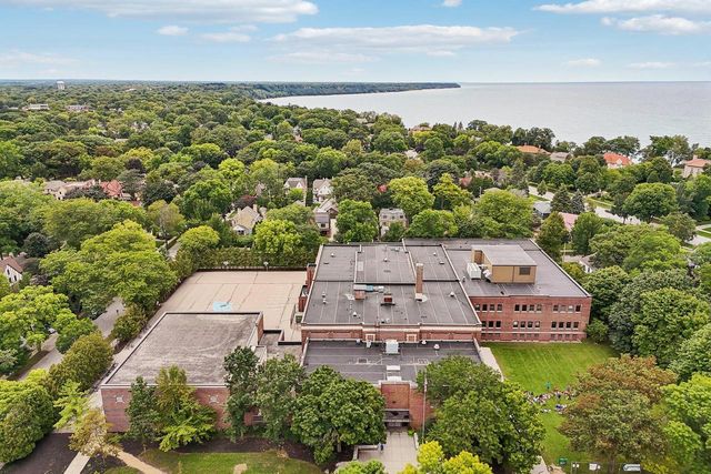 5075 N Berkeley BOULEVARD, Whitefish Bay, WI 53217