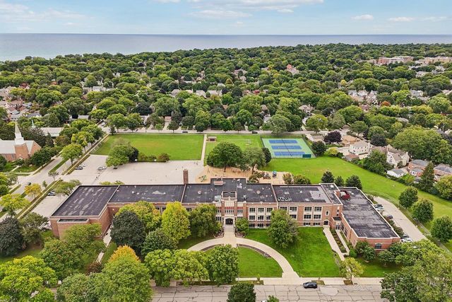 5075 N Berkeley BOULEVARD, Whitefish Bay, WI 53217