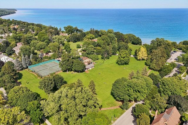 5075 N Berkeley BOULEVARD, Whitefish Bay, WI 53217