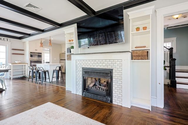 42 Westglow St, Boston, MA 02122