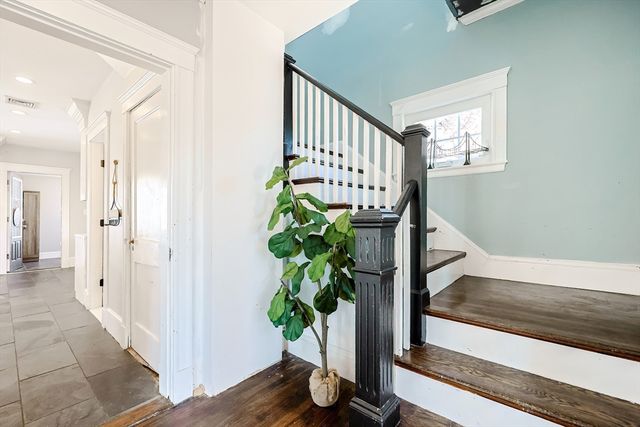 42 Westglow St, Boston, MA 02122