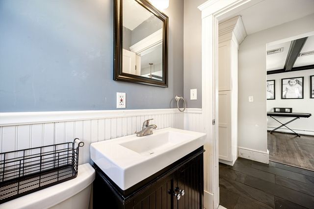 42 Westglow St, Boston, MA 02122