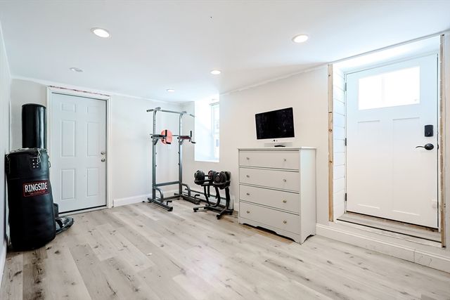 42 Westglow St, Boston, MA 02122