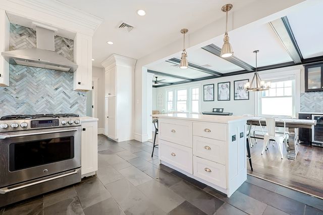 42 Westglow St, Boston, MA 02122