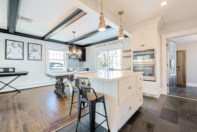 42 Westglow St, Boston, MA 02122