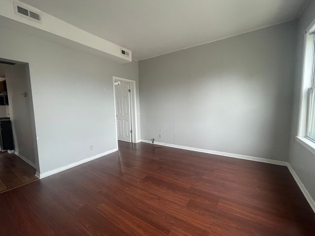 3524 S Emerald Avenue, Chicago, IL 60609