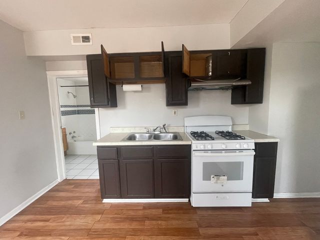 3524 S Emerald Avenue, Chicago, IL 60609