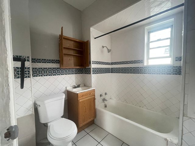 3524 S Emerald Avenue, Chicago, IL 60609