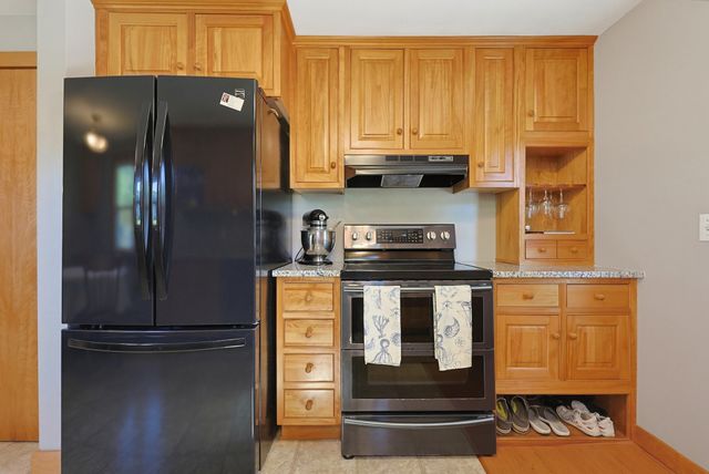 73 Hickory Rd., Attleboro, MA 02703