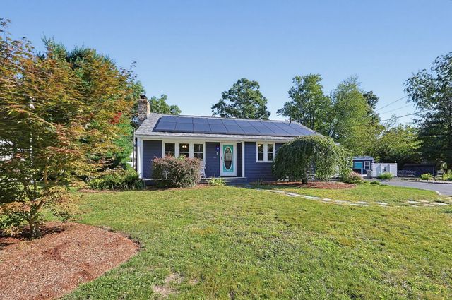 73 Hickory Rd., Attleboro, MA 02703