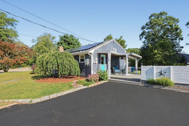 73 Hickory Rd., Attleboro, MA 02703