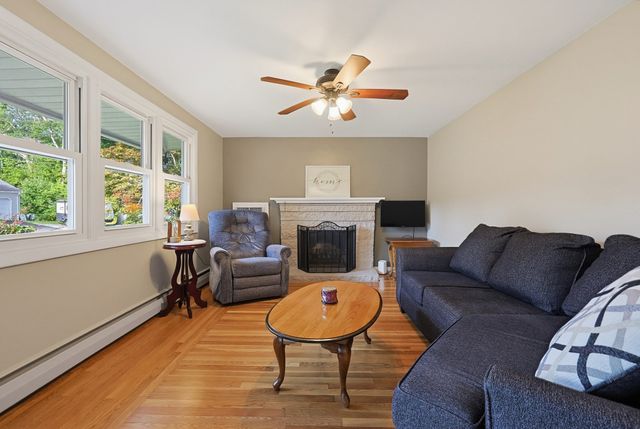 73 Hickory Rd., Attleboro, MA 02703