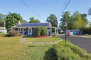 73 Hickory Rd., Attleboro, MA 02703