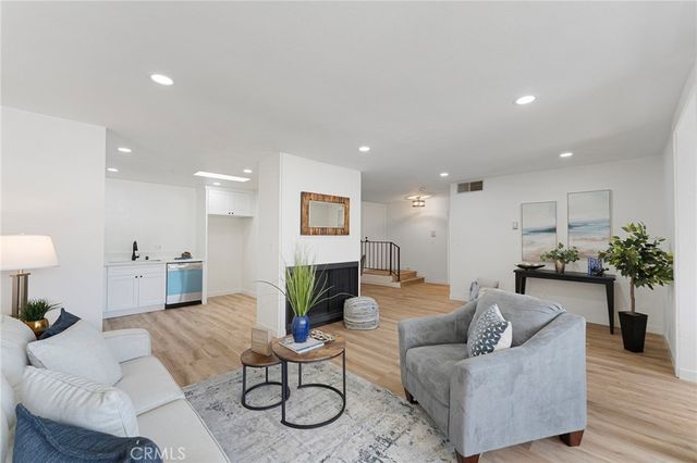 125 N Allen, Pasadena, CA 91106