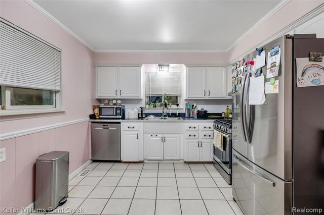 29143 Dover Avenue, Warren, MI 48088