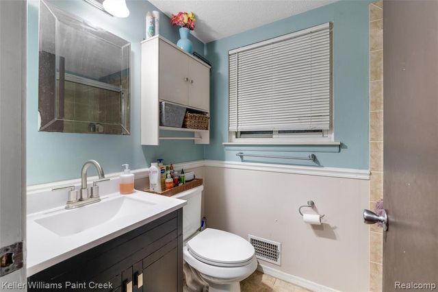 29143 Dover Avenue, Warren, MI 48088