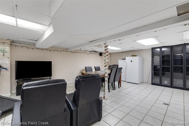 29143 Dover Avenue, Warren, MI 48088