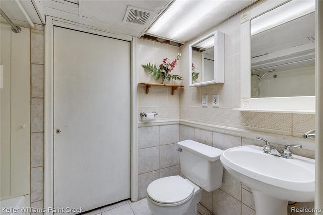 29143 Dover Avenue, Warren, MI 48088