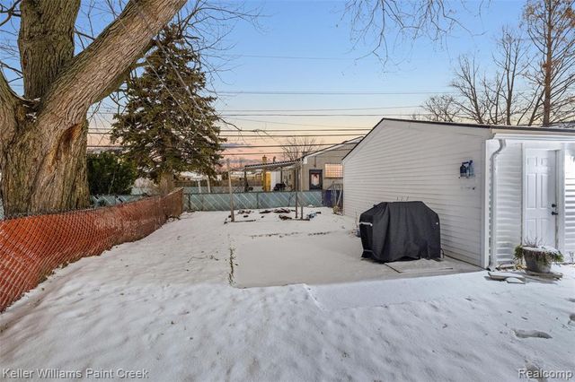 29143 Dover Avenue, Warren, MI 48088