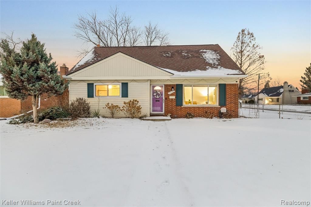 29143 Dover Avenue, Warren, MI 48088