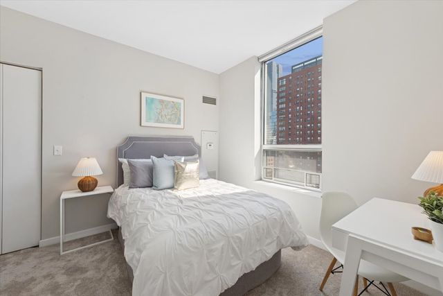 330 W Grand Avenue 1101, Chicago, IL 60654