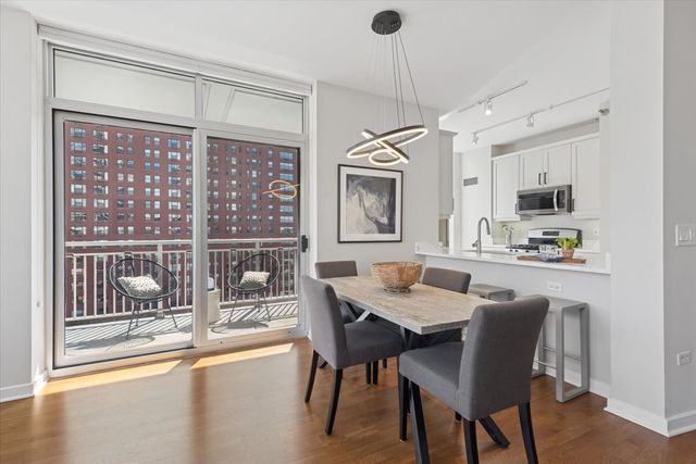 330 W Grand Avenue 1101, Chicago, IL 60654