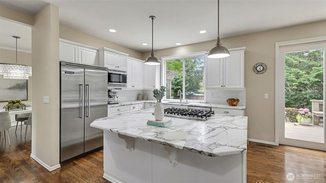24608 SE 2nd Place, Sammamish, WA 98074